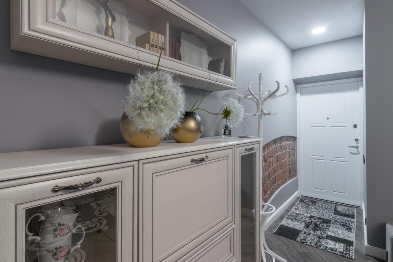 Dandelion Apartment In The Heart Of Kaunas Esterno foto